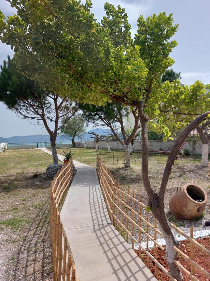 Villamare Nerántza Buitenkant foto